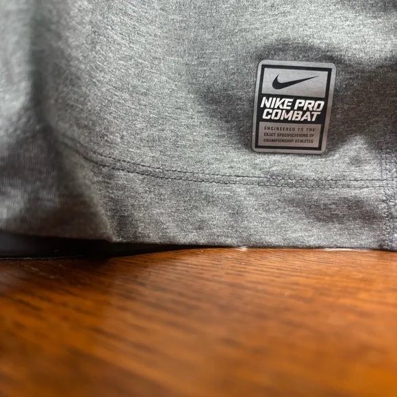Nike Pro Combat Dri Fit Fitted GreyShort Sleeve Performance Men’s Large Shirt - Picture 7 of 12